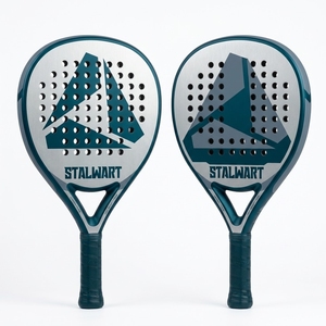 Raquette de pickleball Stalwart, forme standard, sans bordure, noyau en nid d'abeille de 16 mm à 40 trous, durable, légère, poignée antidérapante, noir et rouge - Product Image 6
