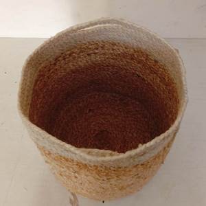 Panier de rangement pour jouets en jute fait main au design unique et panier organisateur de linge sale en tissu naturel tissé pour la maison et l'hôtel - Product Image 4