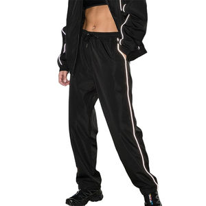 Conjunto Casual de Dos Piezas para Mujer, Shorts por Encima de la Rodilla, Hecho a Medida, con Cierre, 100% Algodón, Chaqueta Deportiva Cortavientos - Product Image 2