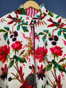 เสื้อแจ็คเก็ตคอจีนลายดอกไม้ แขนยาว ทรงหลวม สไตล์ลำลอง ผ้าโพลีเอสเตอร์ทอ สำหรับฤดูใบไม้ผลิ ดีไซน์ซิปด้านหน้า สวยหรูแบบซูซานี - Product Image 2