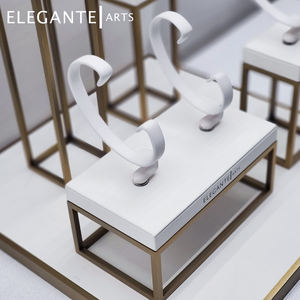 Exhibidor de Relojes Mini de Lujo - Product Image 1