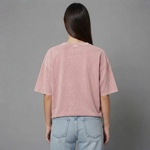 Vêtements durables pour tous les jours, conçus avec soin. T-shirts Acidwash pour femmes, confortables et élégants pour un usage quotidien. T-shirts Acidwash pour femmes. - Product Image 2