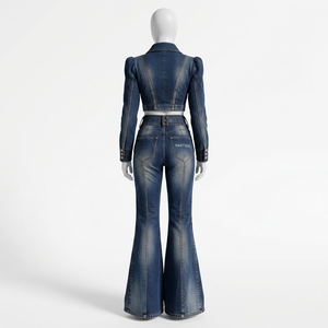 Conjunto de Dos Piezas de Mezclilla Azul Oscuro para Mujer, Chaqueta Corta con Cinturón y Jeans Acampanados, Ropa de Moda Personalizada al por Mayor - Product Image 4