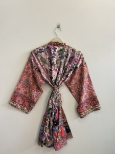 Robe kimono en soie douce et confortable, faite à la main, tenue de plage, robe courte - Product Image 6