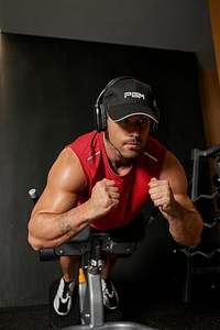 Camisetas sin mangas al por mayor para hombre, estilo casual de verano, ropa deportiva, material ligero, corte de axila amplio, cuello redondo, camisetas sin mangas para hombre - Product Image 2