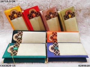 Pochette en velours brodée avec chaîne, motif floral, violet, rouge, rose, style soirée - Product Image 6