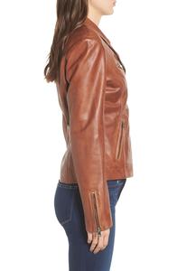 Veste en cuir véritable matelassée élégante pour femmes, tendance, moderne, ajustement personnalisable, durable et respirante - Product Image 2