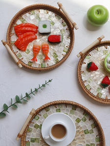 Plateaux ronds en bambou et rotin avec poignée, design mosaïque pour table à manger, style minimaliste, ensemble multi-pièces - Product Image 1