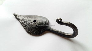 Gancho de color negro de diseño antiguo Forma y tamaño personalizados Gancho de montaje en pared de hierro forjado a precio de mayorista - Product Image 5