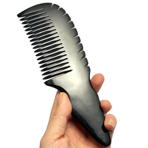 Nouvelle conception Peigne en corne fait main de luxe anti-frisottis Démêloir pour cheveux Peigne coiffant en corne de buffle naturelle - Product Image 6