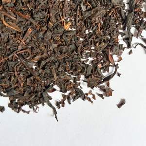 Thé noir fumé et boisé aux notes de longane, thé corsé pour base de thé au lait - Product Image 1