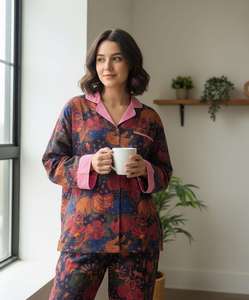 Conjunto de Ropa de Casa de Algodón con Estampado de Frutas |   Conjunto de Pijamas a Juego para Mujer |   Pijamas Tropicales Divertidos con Ribete Rosa |   Ropa cómoda para estar en el <span class=keywords><strong>resort</strong></span>. - Product Image 1