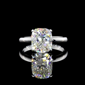 Anillo de compromiso clásico solitario de moissanita con corte cojín de 2.75 CT personalizado, certificado IGI, de oro blanco de 14K para mujer - Product Image 1