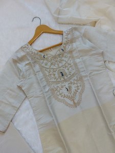 Elegante Salwar Kameez de Algodón sin Arrugas con Bordado para Mujer, Conjunto de Vestido Étnico Beige para Bodas y Fiestas, Ropa India y Pakistaní - Product Image 5