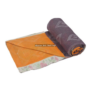 Colcha india vintage floral multicolor Kantha, manta reversible hecha a mano, cobija pesada de sari antiguo, 100% algodón, lavable. - Product Image 1