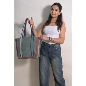 Bolso de mano de algodón Kantha indio hecho a mano para mujer, estilo bohemio, para compras o el mercado - Product Image 1