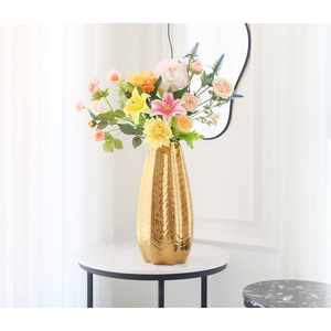 Vase de table en laiton glamour, finition dorée, forme personnalisée faite à la main, vase décoratif pour fleurs, pour mariage, décoration de la maison, salon - Product Image 3