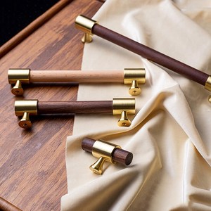 Tirador de Gabinete de Lujo de Madera y Latón, Tirador Cilíndrico Moderno para Cajones, Herraje Premium para Muebles de Cocina y Armarios, Artesanía Natural - Product Image 1
