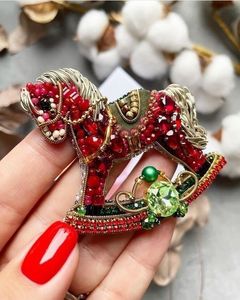 Elegante Broche Bordado con Cuentas para Ropa y Accesorios de Mujer - Product Image 6