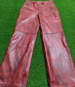 Pantalones de Cuero Rojos Vintage – Acabado Desgastado, Unisex, Estilo Retro - Product Image 1