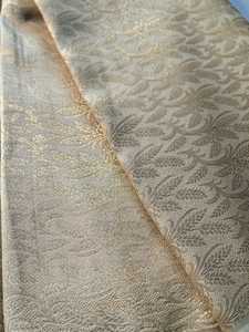 Tissu satiné traditionnel à motif floral - Product Image 2