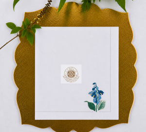 Serviette en lin avec broderie de clochettes, style floral naturel, idéale pour les événements rustiques et en plein air - Product Image 1