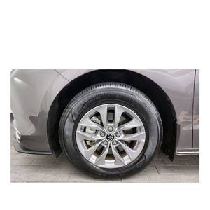 Toyota Sienna 2.5 Híbrida AWD 2023, 25,861 km, Asientos de Cuero, Cámara Trasera, Volante a la Izquierda - Product Image 4