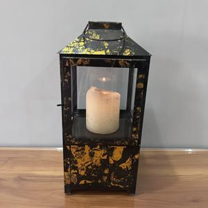 Lanterne à bougie vintage en métal, panneaux en verre, finition rustique noir et or, à suspendre ou à poser, décoration d'intérieur, design artisanal L517 6x6x14 pouces - Product Image 2