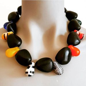 Collier élégant ethnique en résine et bois avec cristaux, accessoires de mode - Product Image 3