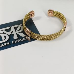 กำไลข้อมือทองแดงแบบเปิด ปรับขนาดได้ ดีไซน์เรียบง่าย สลักลายด้วยมือ น้ำหนักเบา ผลิตด้วยวัสดุทองแดงแท้ พร้อมฝาปิดปลายทองแดง - Product Image 4