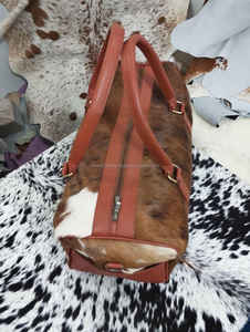 Sac de voyage en cuir véritable sur mesure OEM avec poils, organisateur de cabine suspendu grande capacité LHDB-0058 - Product Image 2