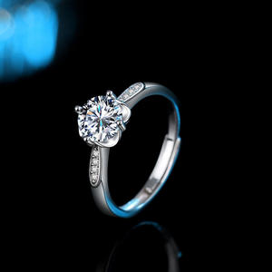 แหวนแฟชั่นหรูหรา ZAWO HOUSE ประดับเพชรโมอิสซาไนต์ทรงบริลเลียนท์ สำหรับทั้งชายและหญิง เงินแท้ S925 1 กะรัต ปรับขนาดได้ ตัวเรือนชุบทอง - Product Image 1