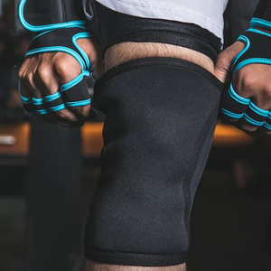 Les genouillères confortables offrent une compression fiable, une chaleur et une protection tout en maintenant la flexibilité lors de situations difficiles. - Product Image 6