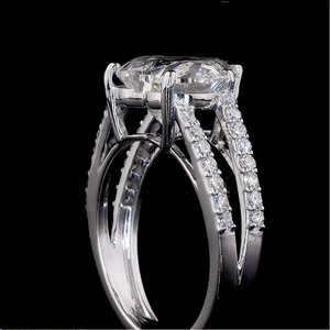 Anillo de Diamantes de Compromiso y Boda con Diseño Moderno en Forma de Corazón, Diamante Cultivado en Laboratorio, Oro Blanco, Certificado IGI y Claridad VVS-VS - Product Image 5
