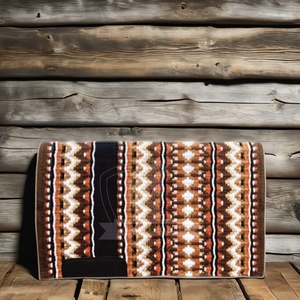 Tapis de selle en cuir et coton de haute qualité, style western, personnalisé, épais, confortable et offrant un excellent soutien pour l'équitation. - Product Image 1