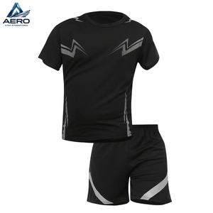 Conjunto deportivo para hombre de manga corta y pantalones cortos, transpirable, de secado rápido, holgado, para correr al aire libre, conjunto de camiseta de compresión y pantalones cortos. - Product Image 2