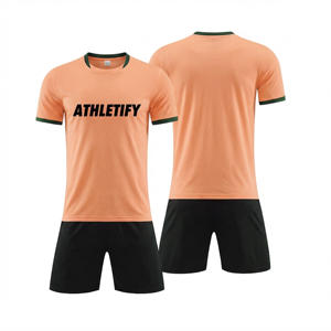 Ensemble de maillots de football personnalisés, uniforme de football respirant en polyester, ensemble de maillots et shorts de football à séchage rapide pour les clubs sportifs - Product Image 6