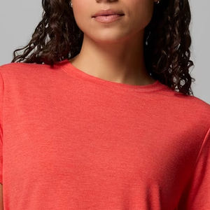 T-shirt décontracté pour femme au design moderne, tendance et facile à porter, coupe estivale, style urbain, élégant - Product Image 2