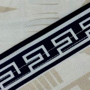 Maillots de football personnalisés OEM/ODM avec design sublimé, nom et numéro du joueur imprimés, en polyester respirant, col rond - Product Image 3