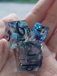 Juego de dados de resina profesional para juegos de rol DND, sesiones de juegos de mesa, coleccionistas y aficionados - Product Image 1