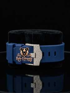 Montre de sport contemporaine avec bracelet en caoutchouc flexible et affichage des heures audacieux - Product Image 6