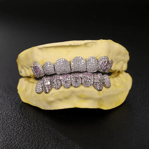 Grillz en Moissanite Éclatante en Argent Sterling – Bijoux de Dents Personnalisés pour Hommes et Femmes – Design Tendance - Product Image 1