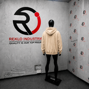 Sudadera con capucha beige para hombre con cremallera, parches de dibujos animados y parche de bandera estadounidense, corte regular, informal, cómoda, holgada, en oferta. - Product Image 4