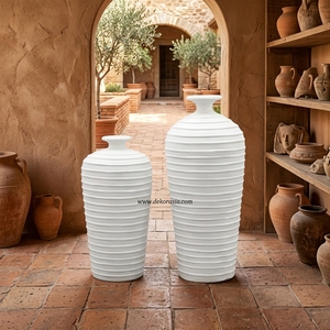 Vase de sol grand format Pilin L en terre cuite rustique blanche, côtelé, fait main, pot en argile décoratif, céramique en gros - Product Image 6