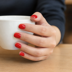 Ongles en gel rouge vif pour usage quotidien, courts, à presser, avec finition qualité salon - Product Image 1