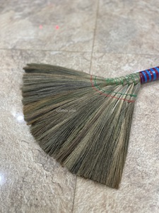 ไม้กวาดหญ้าเสือเวียดนามขายส่ง ด้ามจับสีสุ่ม มาตรฐานส่งออก บรรจุภัณฑ์แบบรวม โรงงานในเวียดนาม ผลิตราคาถูก ส่งออก - Product Image 4