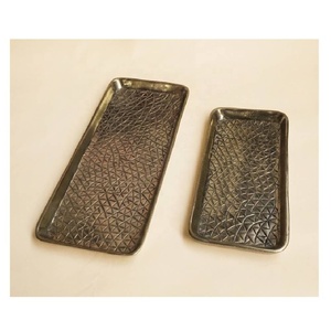 ถาดอะลูมิเนียมขัดเงาทรงสี่เหลี่ยมผืนผ้า ขายดี งานขัดเงาสีทองเหลืองโบราณ ใช้เสิร์ฟอาหารบนโต๊ะอาหาร ใช้งานได้หลากหลาย - Product Image 1