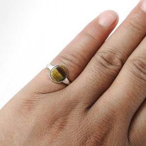 Bague en argent sterling 925 avec pierre œil-de-tigre ronde sertie clos, bijoux bohèmes de créateur, parfaits pour les filles et les garçons - Product Image 3