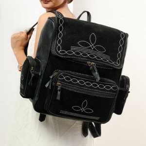 LW Sac à dos en cuir de vache véritable pour femmes, isolé, style bohème rock, résistant à l'eau. - Product Image 1