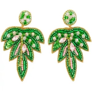 Pendientes Clásicos de Boda con Cuentas de Cristal Verde Bohemio y Hoja de Palma, Joyería para Mujer con Baño de Plata, Cristal, Diamantes de Imitación y Perlas de Imitación - Product Image 1